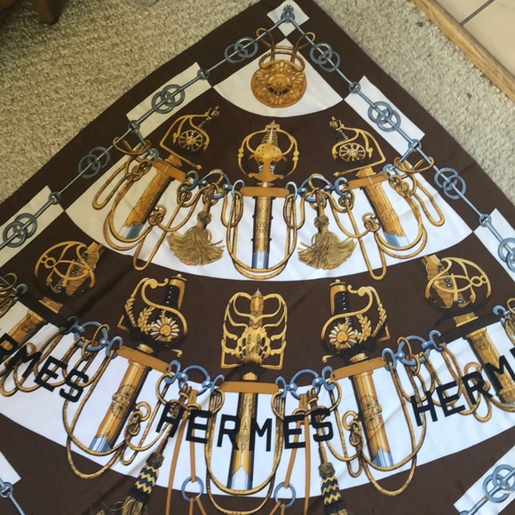 Authentic Cliquetis HERMÈS PARIS silk scarf Italy - Picture 9 of 16